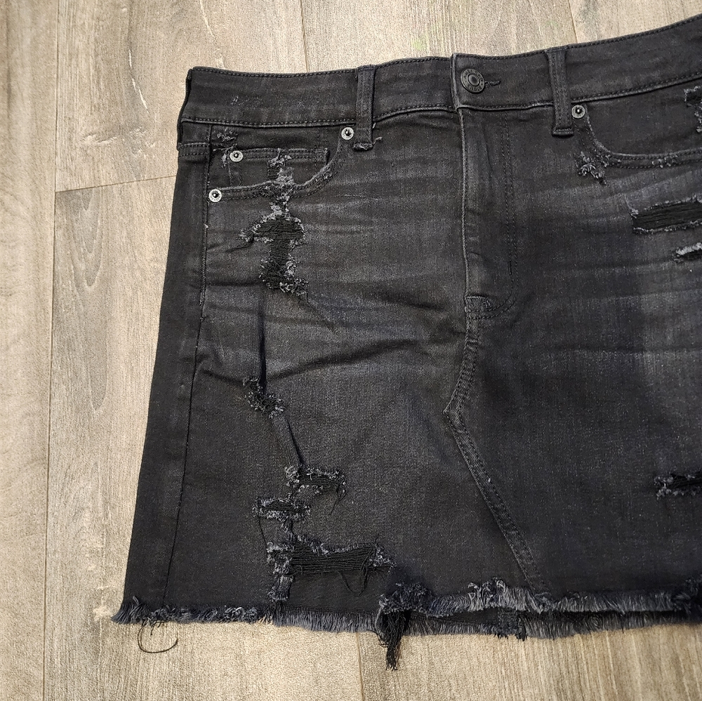 *NWT* American Eagle Next Level Stretch High Rise Black Denim Mini Skirt - Picture 4 of 5